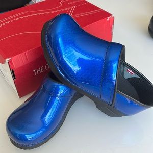 Sanita size 37 blue clogs shoes.